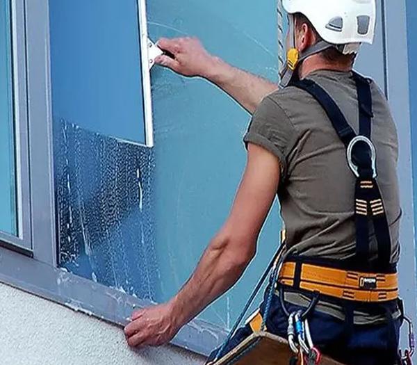 Ankara ve İlçelerinde Dış Cephe Cam Temizliği